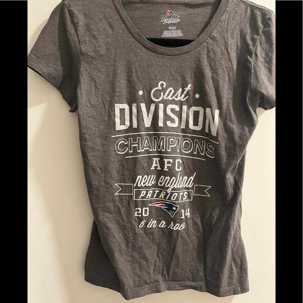 Medium patriots shirt